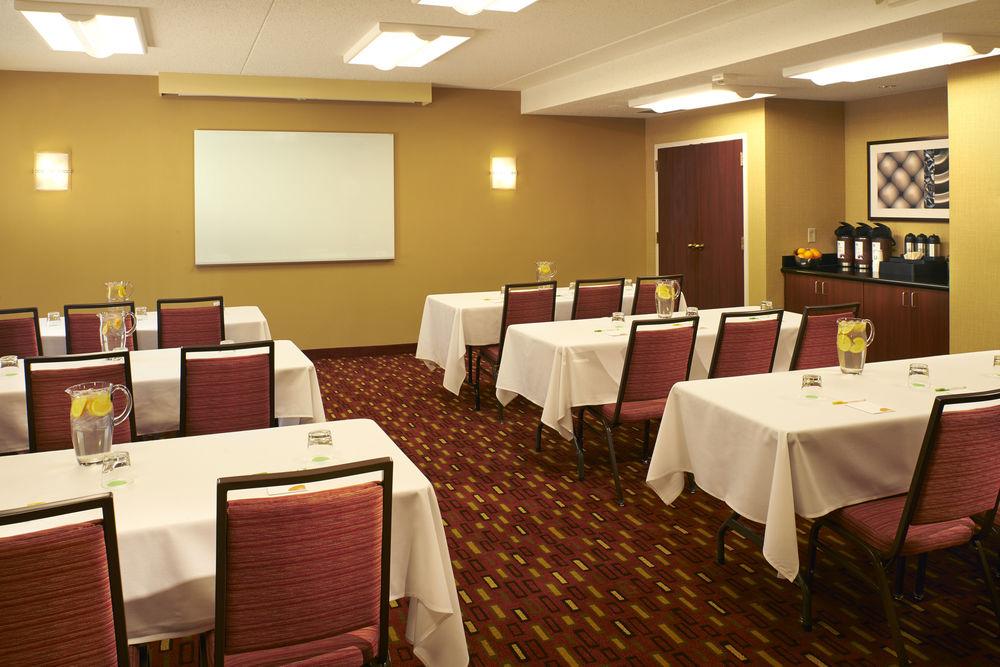 Courtyard By Marriott Indianapolis Castleton Indianápolis Exterior foto